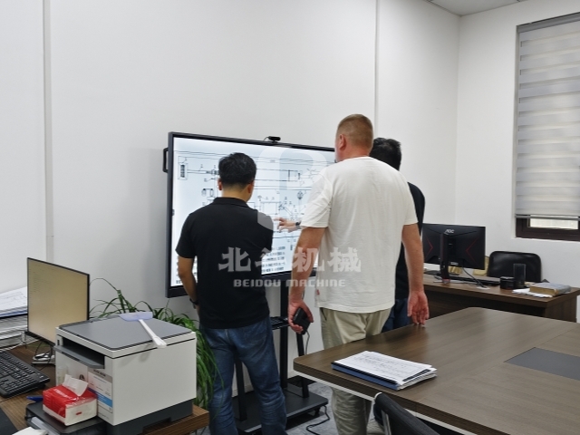 現(xiàn)場(chǎng)需求溝通,客戶(hù)來(lái)訪展開(kāi)深度技術(shù)交流